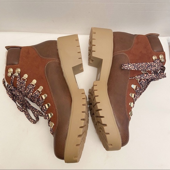 New in box Madden Girl lodge cognac chunky boots sz 10 with animal print laces - Picture 5 of 13
